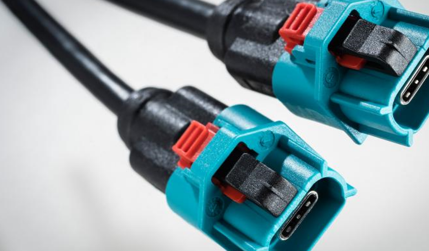 汽車內飾（shì）娛樂信息化，PBT助力電子連接器（qì）減重高速率傳輸